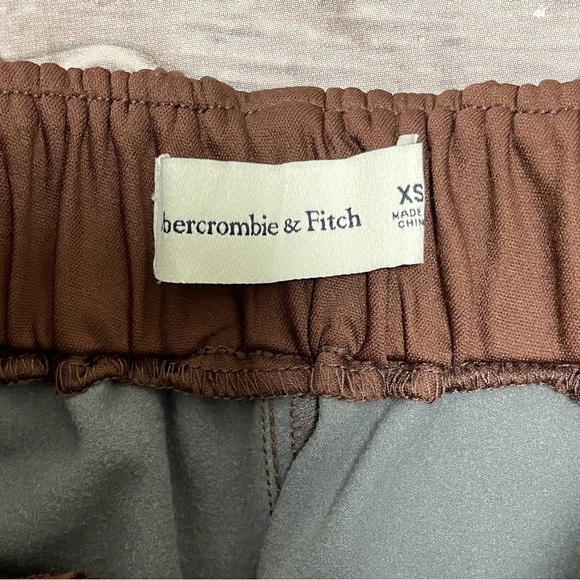 Abercrombie Fitch Brown Vegan Leather Tapered Hi Waisted Elastic Waistband Pants - Picture 8 of 10